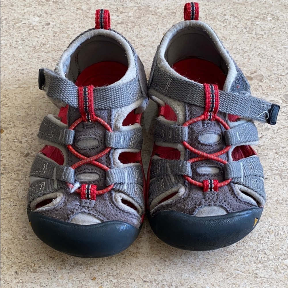 Boys/toddler keen sandals size 7